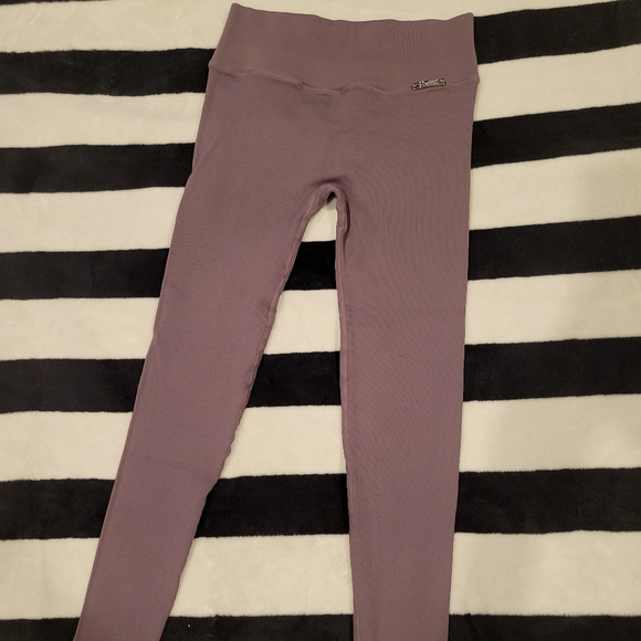 🚫SOLD🚫✨️BOMBSHELL INSPIRED SEAMLESS LEGGINGS SZ. SMALL✨️ - Picture 9 of 12